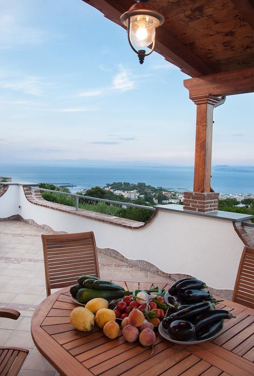Relais Maison De Charles Ischia Buitenkant foto